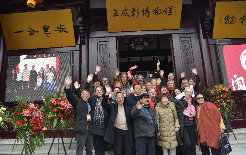 ◎ 外国专家阆中合影